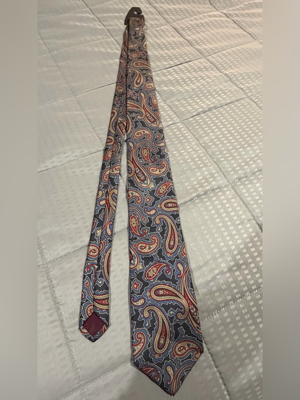 Classic Paisley Men's Tie in Navy and Red
